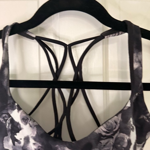 Lululemon Athletica Black and Gray Free to be Zen Bra Size 6 - Picture 3 of 8